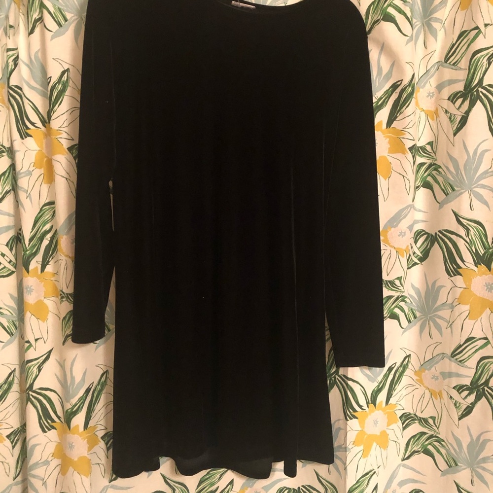 Short black velvet dress ✨